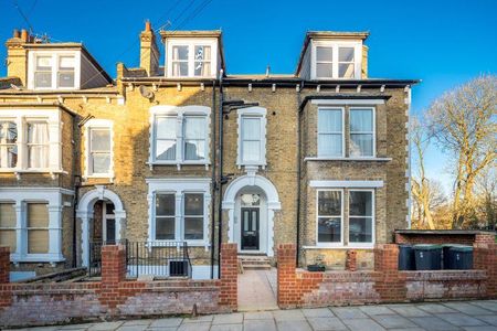 3 bedroom apartment to rent - Photo 4