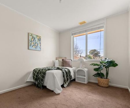 8 Graham Street, Macgregor ACT 2615 - House For Rent | Domain - Photo 5