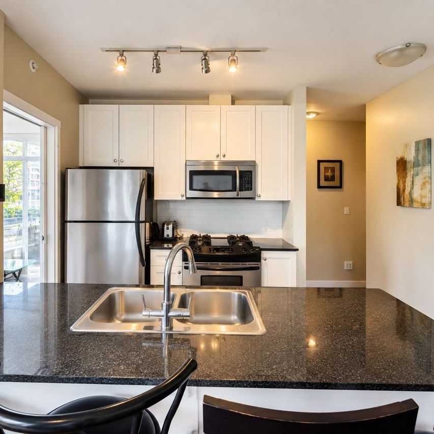 480 Robson Street condo — Vancouver, BC (1-Bedroom) - 1 Bedroom - Photo 1