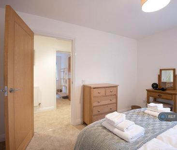 4 bedroom detached house to rent - Photo 6
