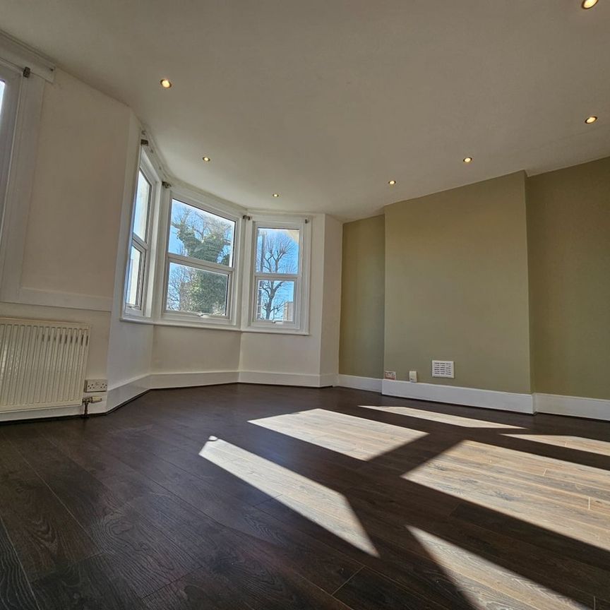 2 Bed Maisonette, Lodge Road, CR0 - Photo 1