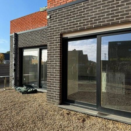 Nieuwbouw appartement van 120 m² op het gelijkvloers met 2 slaapkamers. - Foto 1