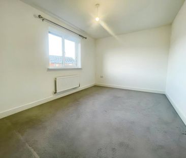 4 bedroom detached house to rent - Photo 2