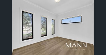 Spacious Family Home in Roxburgh Park - Perfect for Your Next Move! - Photo 5