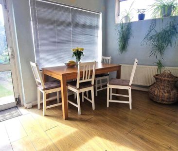 3 bedroom end of terrace house to rent - Photo 1