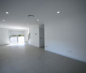 Home For Rent - Photo 4