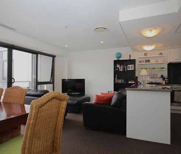 SPARKLING HARBOUR VIEWS - AUCKLAND VIADUCT - Photo 1