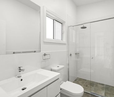 As new beautifully designed home in quiet cul-de-sac location - Photo 6