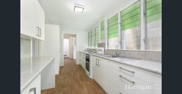 Spacious Windsor Gem - Photo 1