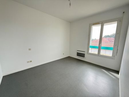 Location Appartement 4 pièces 83m² BISCARROSSE 40600 - Photo 4