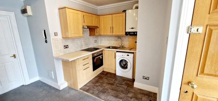 2 bedroom flat to rent - Photo 2