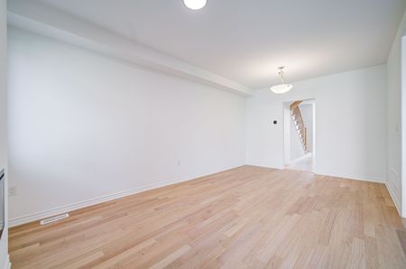 For Lease - 3149 Meadowridge Drive, Oakville, Ontario - Photo 4