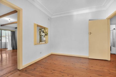 Spacious 4 Bedroom Family Home - Photo 3