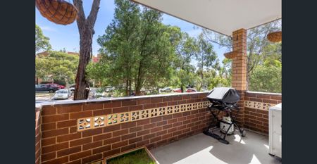 Modern Two-Bedroom Apartment - Photo 5