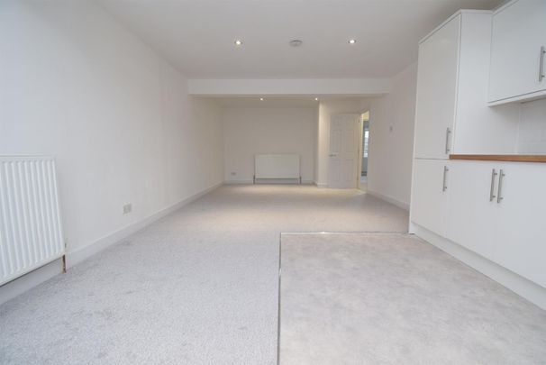 Bank Street, Ossett - Photo 1