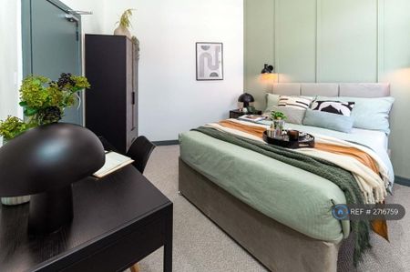 1 bedroom in a house share to rent - Photo 2