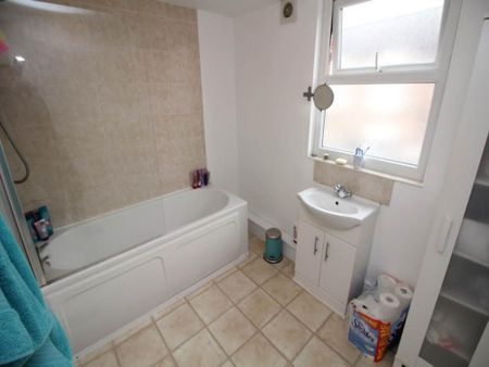 3 bedroom house share to rent - Photo 2