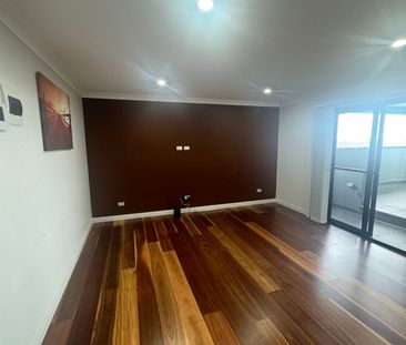 Modern 1-Bedroom Flat in Prime Bardia Location – Utilities Included - Photo 1