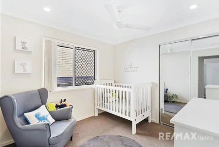 6 Basil Street, Springfield Lakes QLD 4300 - Photo 5
