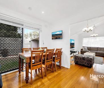 Spacious 5-Bedroom Home in Epping - Photo 3