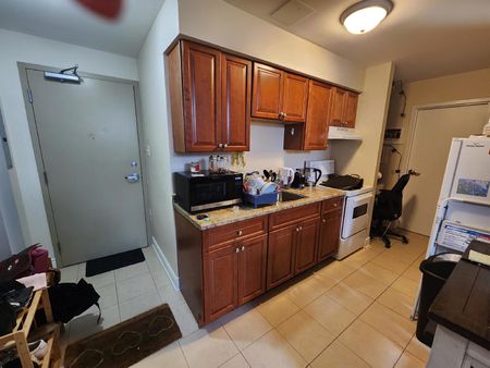 101 - 315 Nelson Street - Photo 3