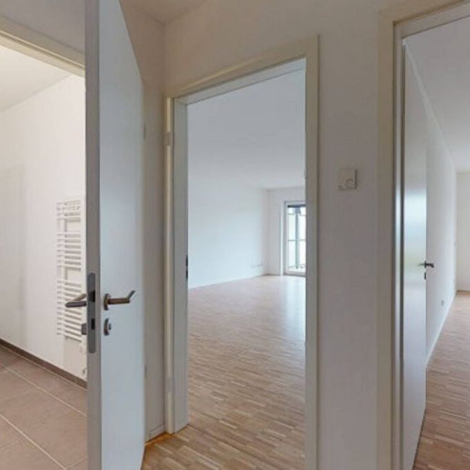 Helle 2-Zimmer-Wohnung mit Einbauküche in urbaner Lage - Foto 1