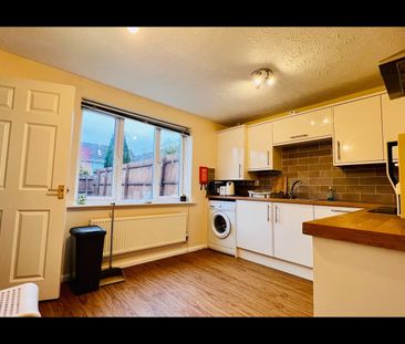 3 Bed Terraced House, Rodyard Way, CV1 - Photo 6