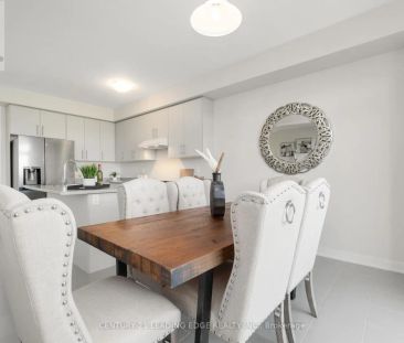 20 AVIRON CRESCENT - Photo 4