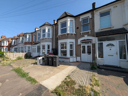 2 Bed Flat, Windsor Road, IG1 - Photo 5
