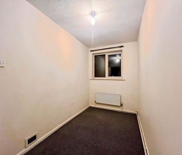 Florence Close, Grays, RM20 - Photo 6