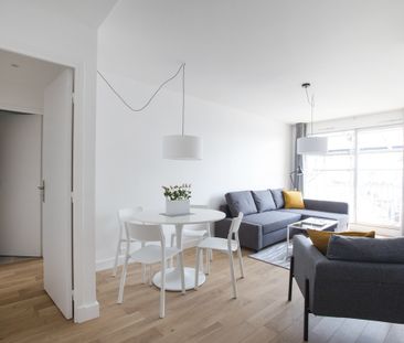 Appartement à louer rue de Lourmel, Paris 15ème - Photo 2