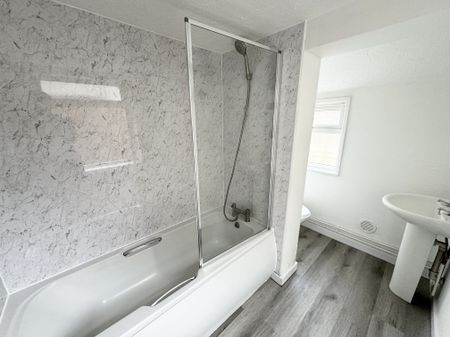 Walton Road, Lowestoft - Photo 5