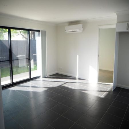 OXLEY VALE - Lovely Modern Villa - Photo 2