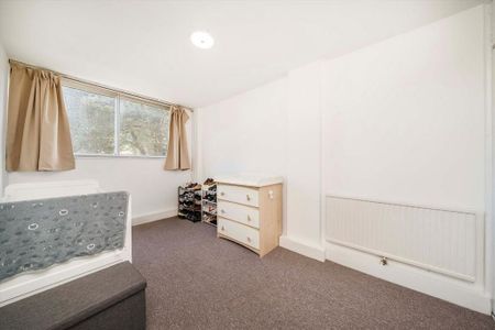 3 bedroom flat to rent - Photo 3