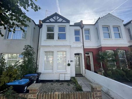 Avondale Road, N13 - Photo 2