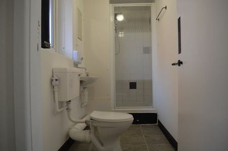 2 Bed Flat, Marquis Street, LE1 - Photo 5