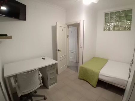 Calle del Divino Pastor, Madrid, Community of Madrid 28004 - Photo 3