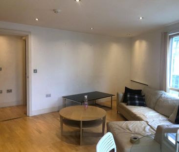 1 bedroom Flat To Let - Photo 2