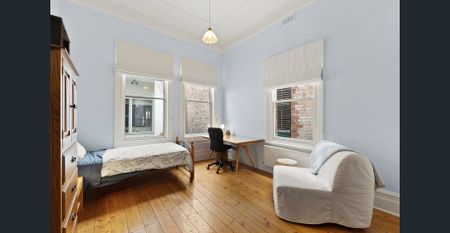 Charming, bright Brunswick home! - Photo 3
