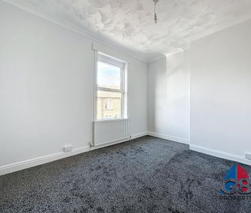 2 bedroom end of terrace house to rent - Photo 6