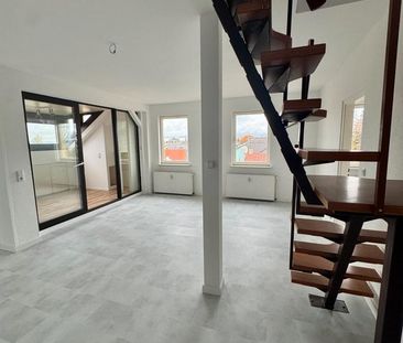 Geschmackvolle 2-Zimmer-DG-Wohnung mit Wintergarten & Galerie - Photo 1