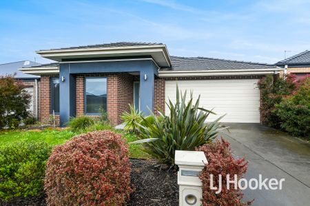 Four Bedroom Home! - Photo 3