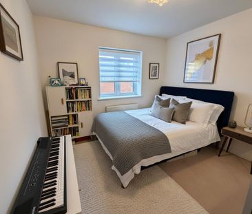 4 bedroom semi-detached house to rent - Photo 3