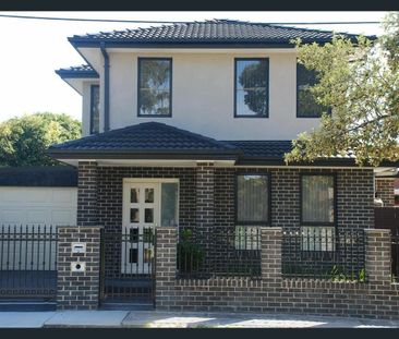 Private, Peaceful and Central - Photo 6