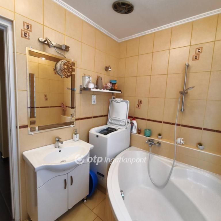 Csendes, Fejér, 2400, Dunaújváros - Photo 1