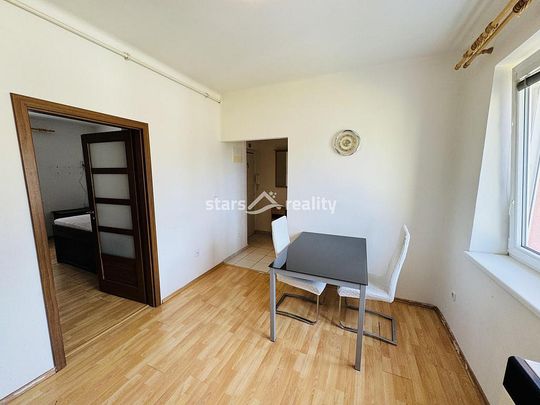 Pronájem bytu 1+1 33 m² - Photo 1