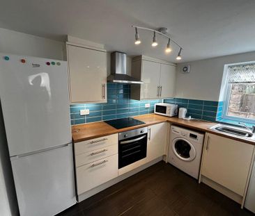 3 bedroom private hall to rent - Photo 5