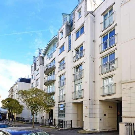 Kensington Gardens Square, Bayswater, W2 - Photo 1