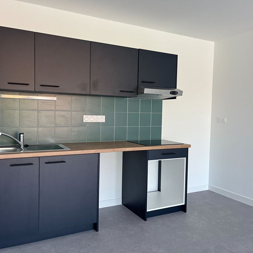 Location Appartement 3 pièces 62m² MACHECOUL ST MEME 44270 - Photo 1