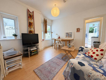2 bedroom apartment to rent - Photo 2